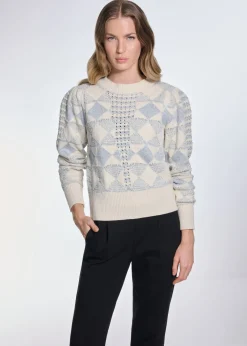 Beżowy sweter damski z metalizowaną nicią