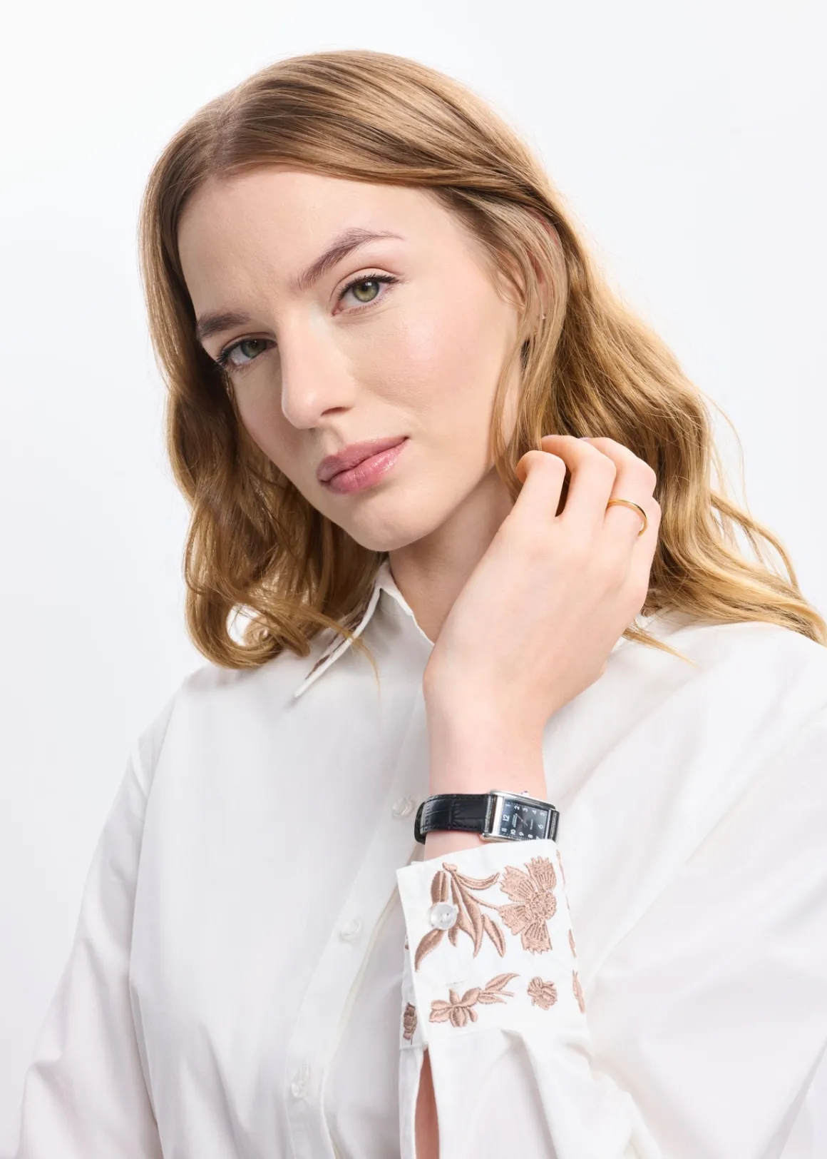 Biała elegancka koszula damska