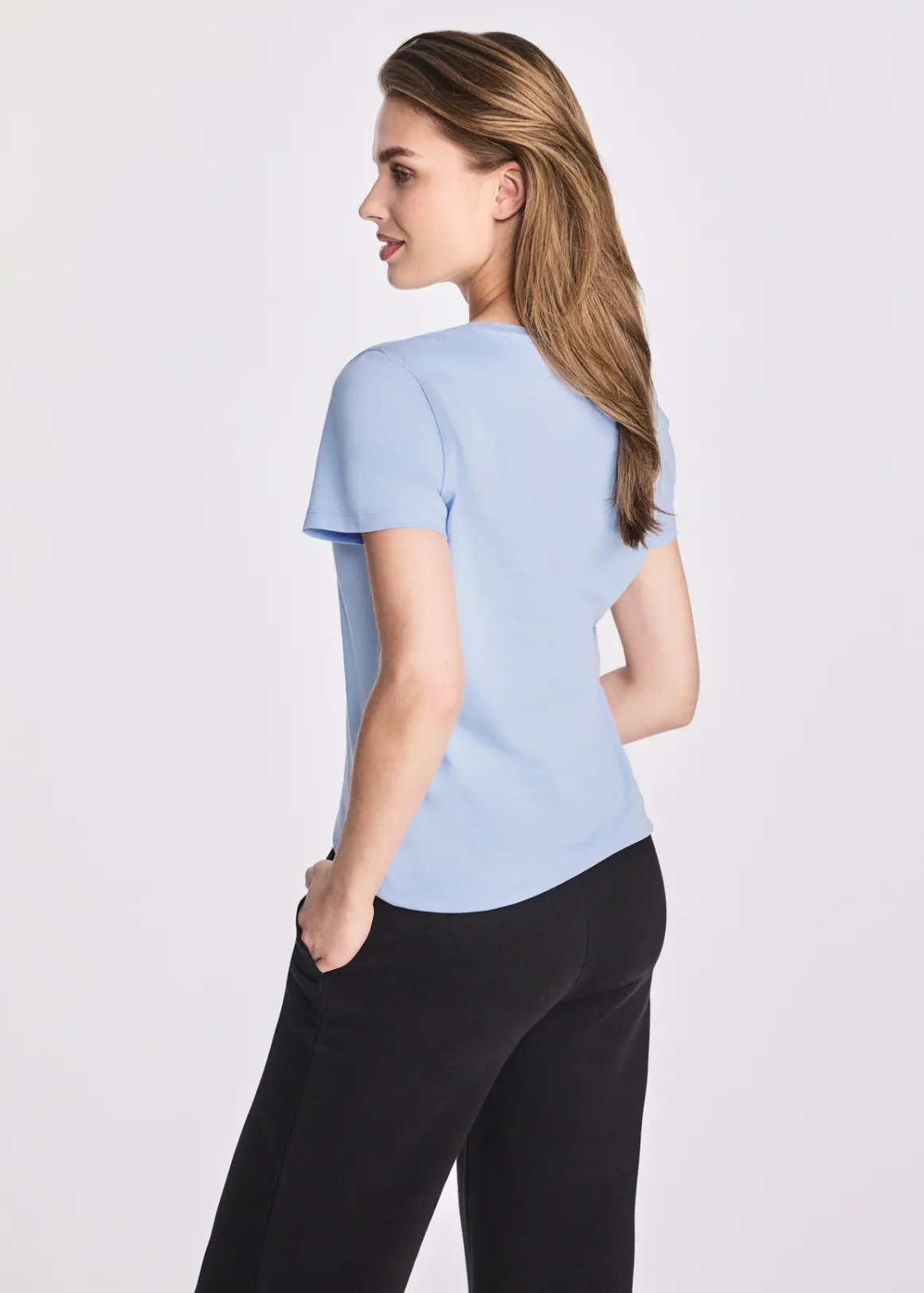 Błękitny t-shirt damski z logo