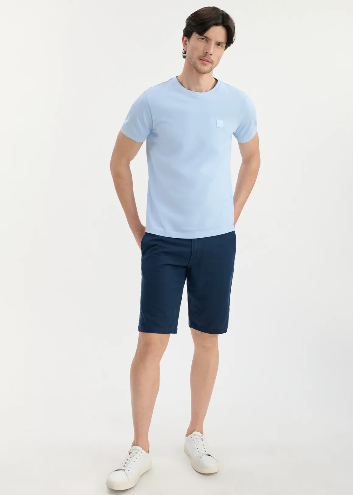 Błękitny T-shirt męski z bawełny