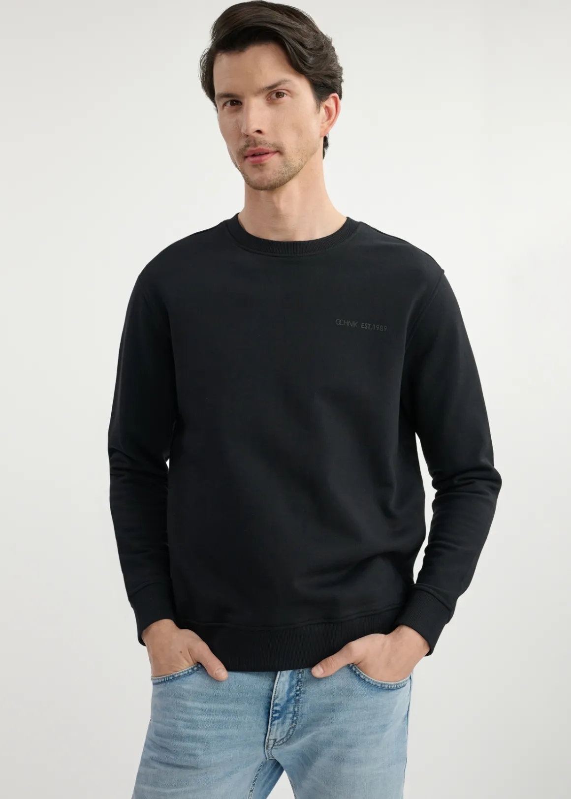 Czarna bluza męska bez kaptura