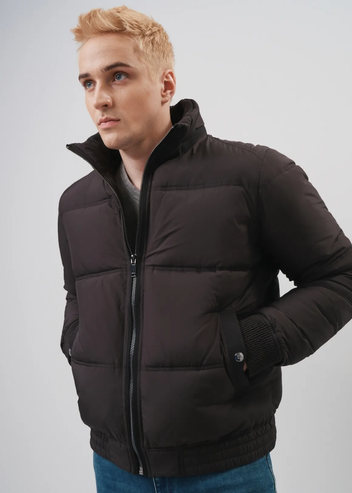 Czarna pikowana kurtka męska ze stójką