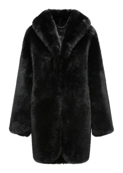 Czarne futro damskie o kroju oversize