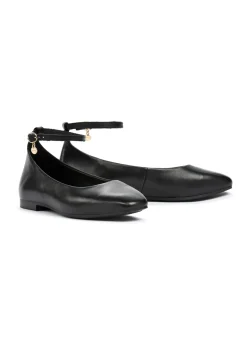 Czarne skórzane buty damskie z paskiem