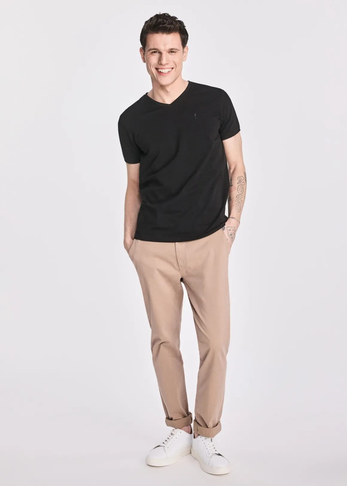 Czarny basic T-shirt męski z logo