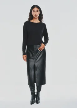 Czarny sweter damski