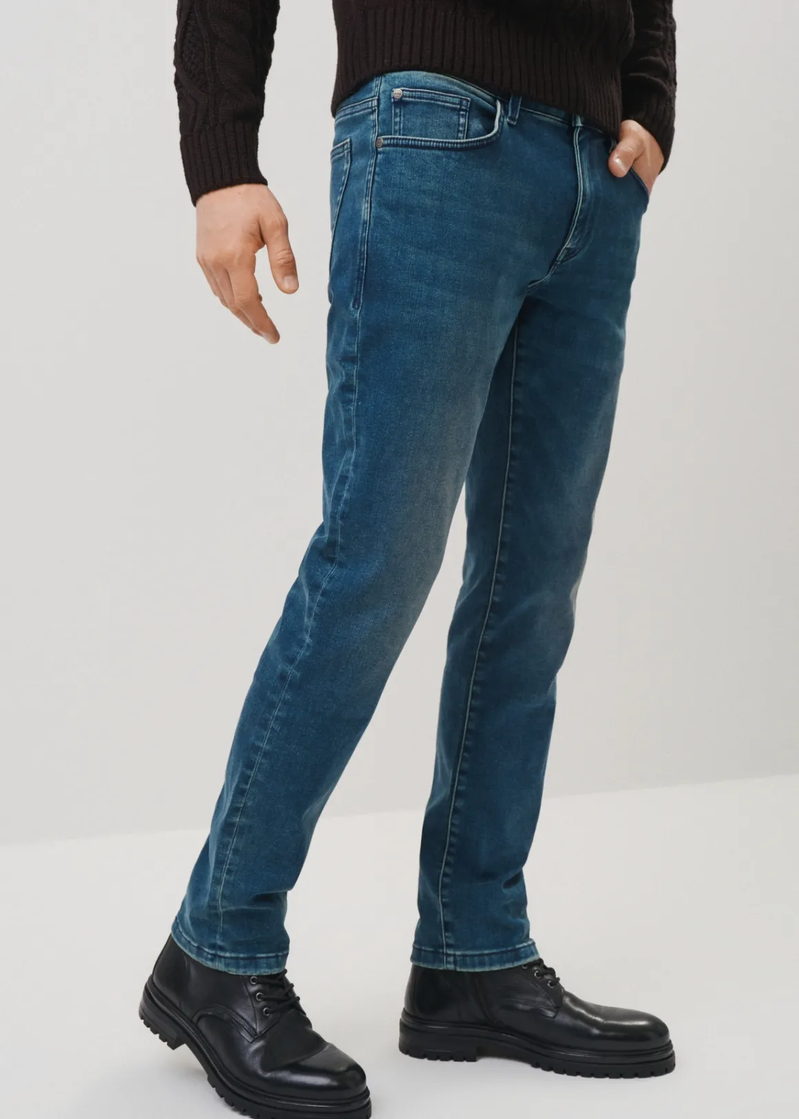 Granatowe jeansy męskie w stylu vintage