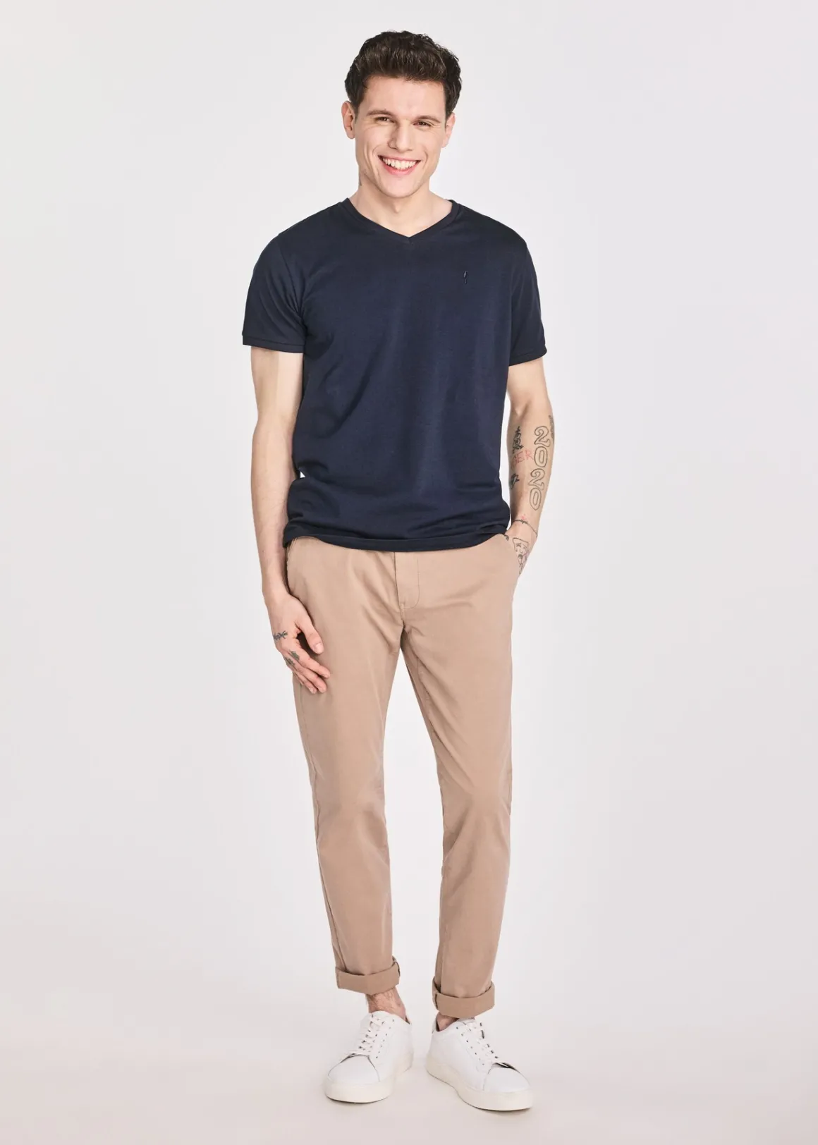 Granatowy basic T-shirt męski z logo