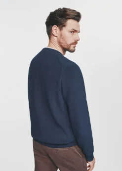 Granatowy sweter męski