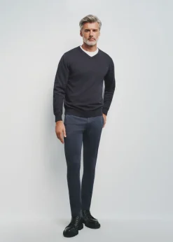Granatowy sweter męski z logo