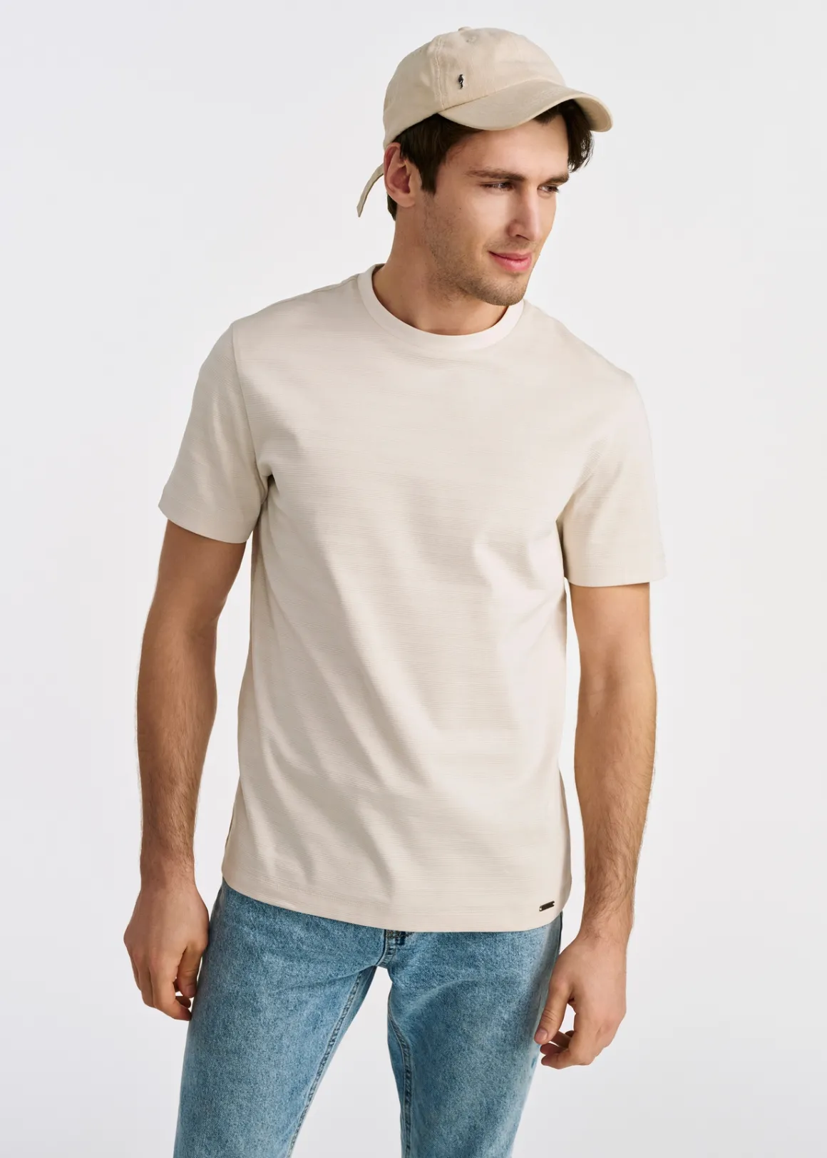 Kremowy T-shirt męski z bawełny