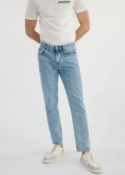 Niebieskie spodnie jeansowe męskie