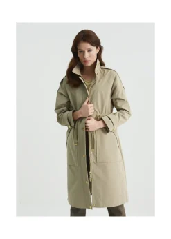 Oliwkowy płaszcz damski zapinany na napy