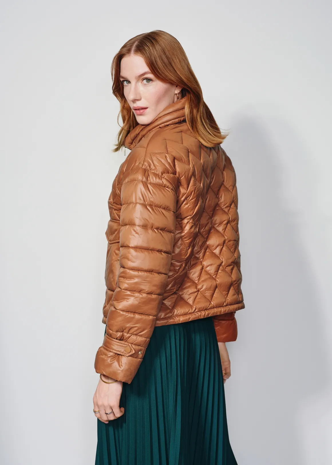 Pikowana camelowa ocieplana kurtka damska